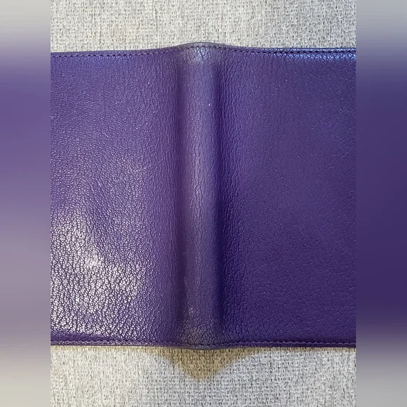 **SOLD** Hermés  agenda cover/passport holder EUC - AUTHENTIC - Picture 5 of 12